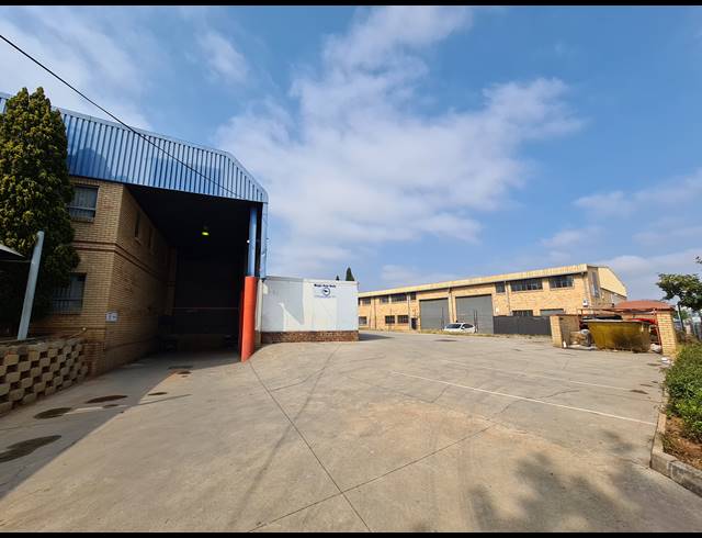 1,414M² WAREHOUSE TO LET IN MEADOWDALE